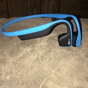 Ocean Blue Wireless Trekz Titanium Headphones